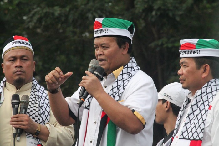 Jika Konsisten Bela Palestina Merdeka, HNW: Jokowi Batalkan Aktifnya Calling Visa untuk Israel